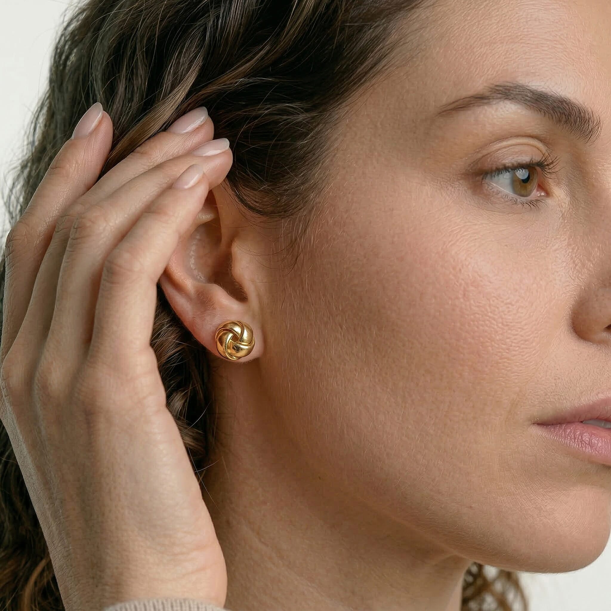 9K Yellow Gold  Earring,  Gold Wt. 0.9 Gms