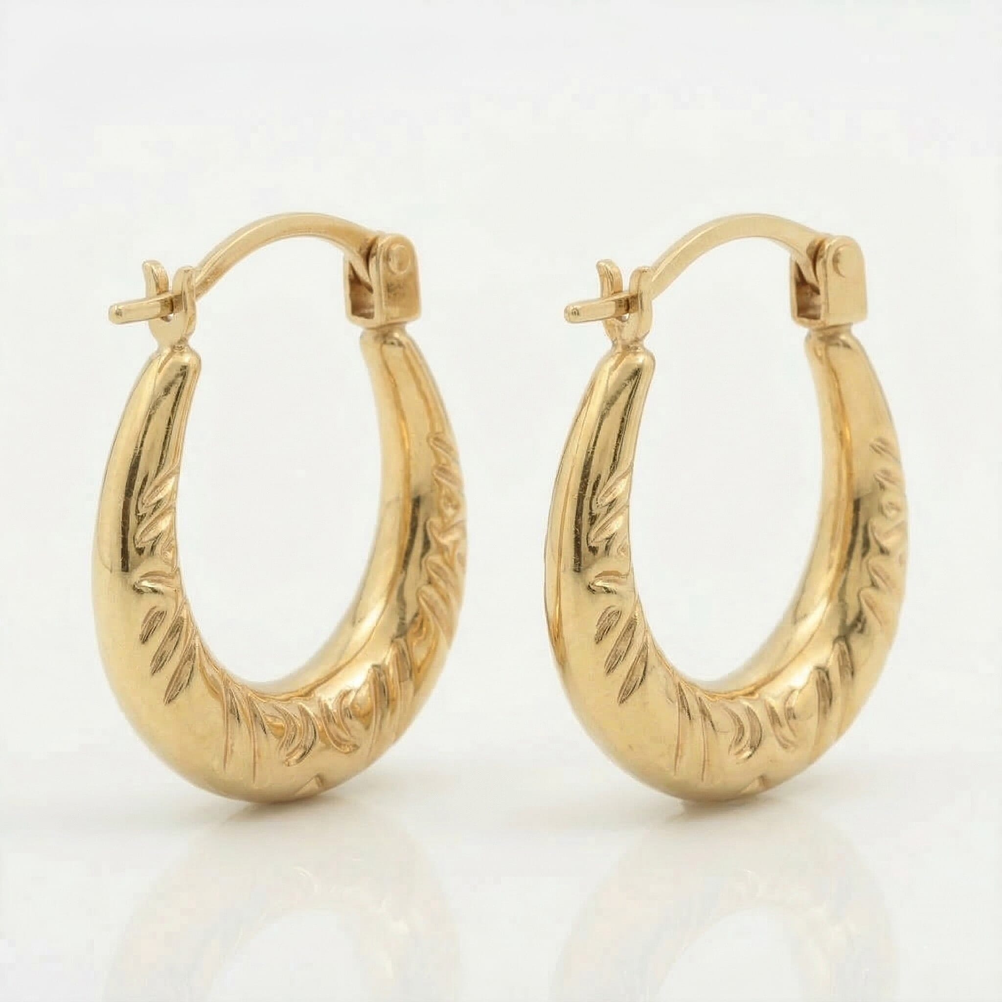 18K Yellow Gold  Earring,  Gold Wt. 0.6 Gms