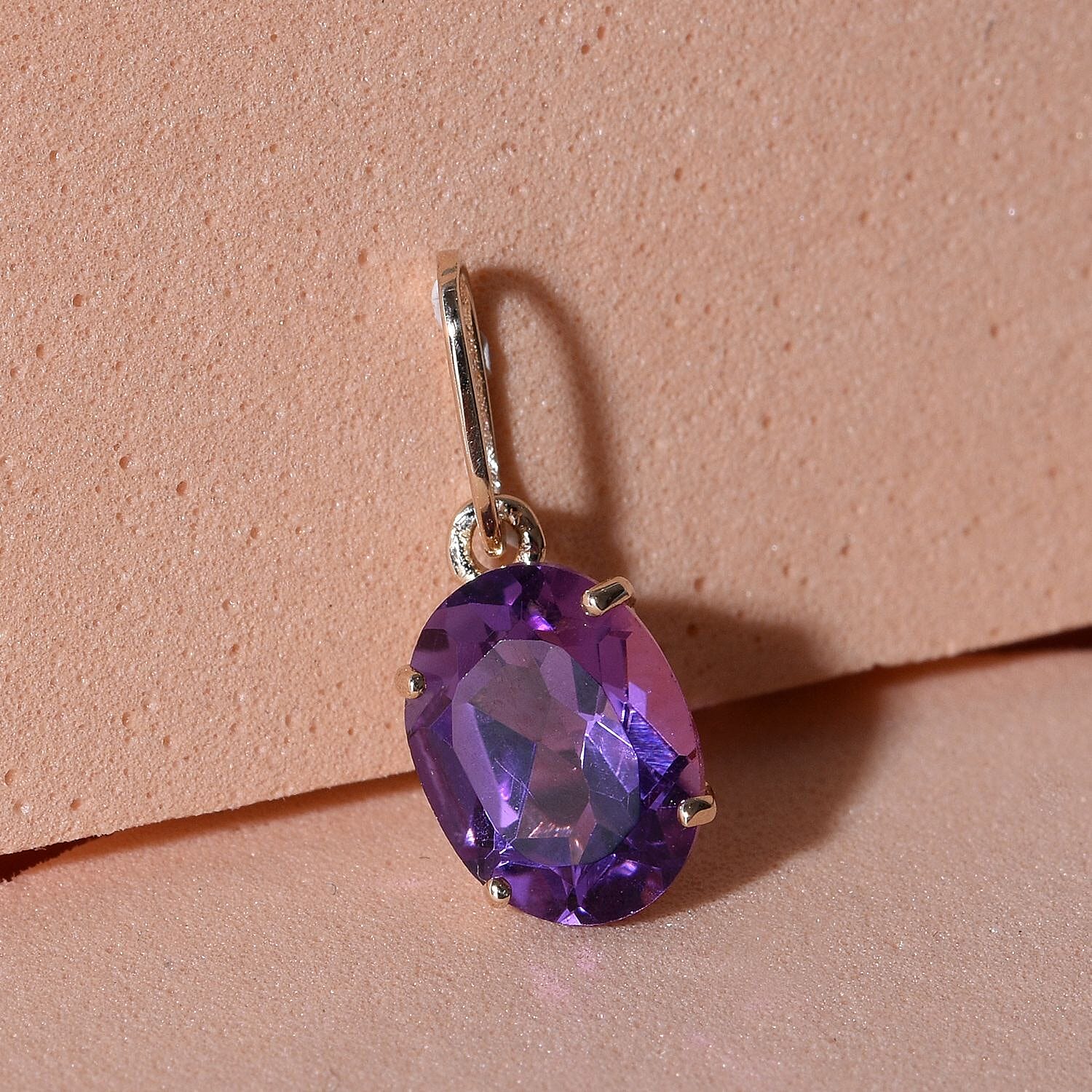 9K Yellow Gold AA Lusaka Amethyst Pendant 1.60 Ct.