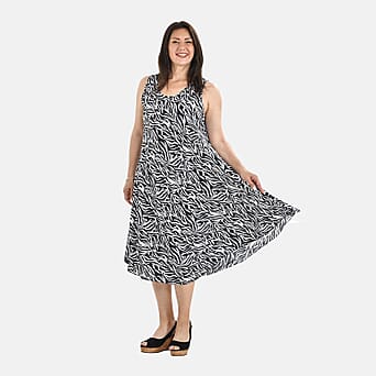 https://tjcuk.sirv.com/Products/73/6/7368598/OTO-Tamsy-Abstract-Umbrella-Midi-Dress-One-Size-Curve-20-26-Black-Whit_7368598.jpg?w=342&h=342