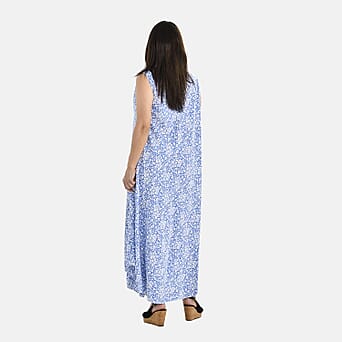 https://tjcuk.sirv.com/Products/73/6/7368611/Tamsy-Daisy-Print-Umbrella-Maxi-Dress-Sky-Blue_7368611_1.jpg?w=342&h=342