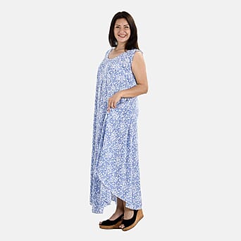 https://tjcuk.sirv.com/Products/73/6/7368611/Tamsy-Daisy-Print-Umbrella-Maxi-Dress-Sky-Blue_7368611_2.jpg?w=342&h=342