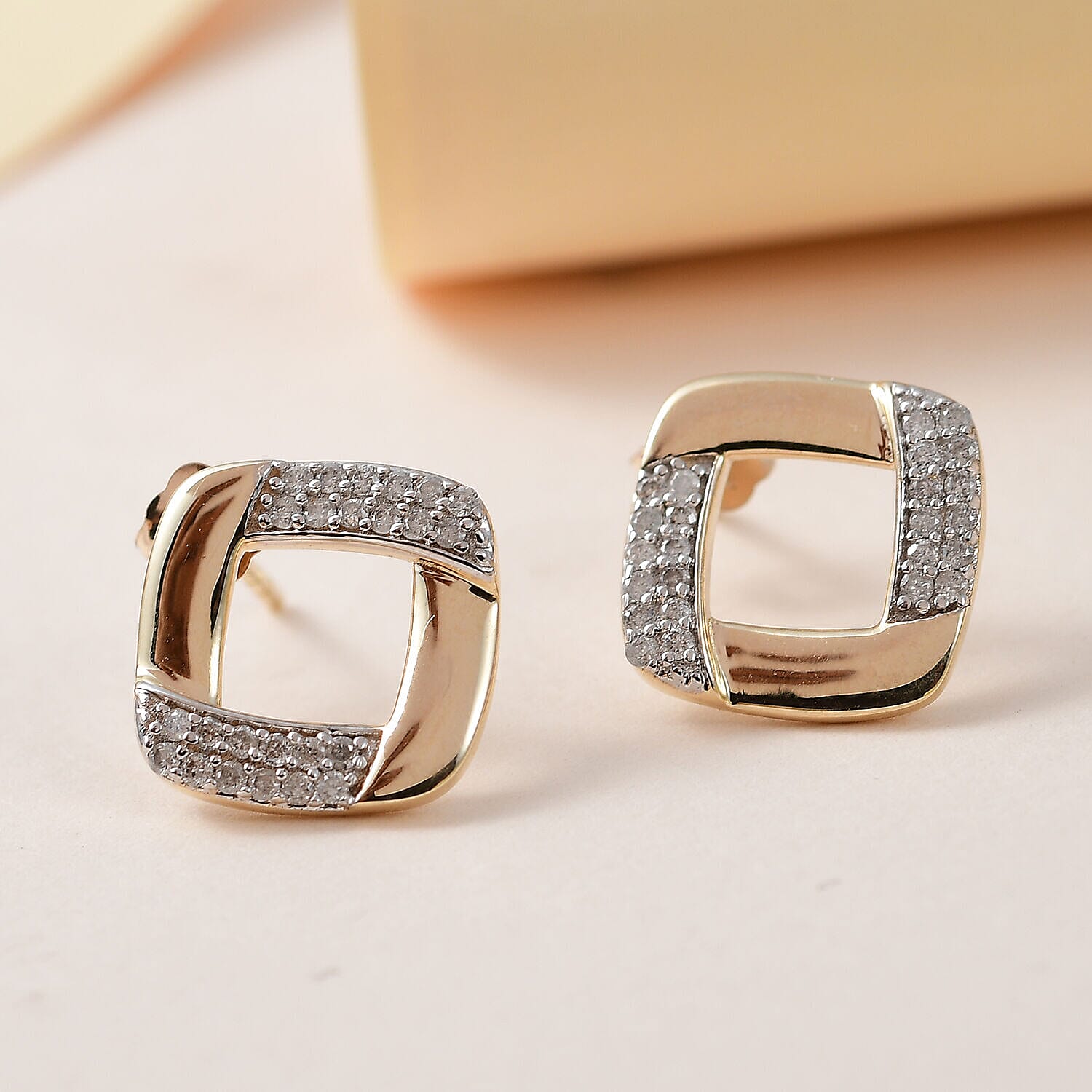 9K Yellow Gold SGL Certified Diamond (G-H) Stud Earrings 0.20 Ct