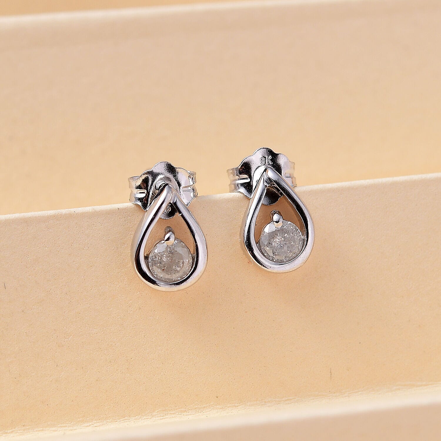 9K White Gold Diamond (G-H) Stud Earrings 0.19 Ct