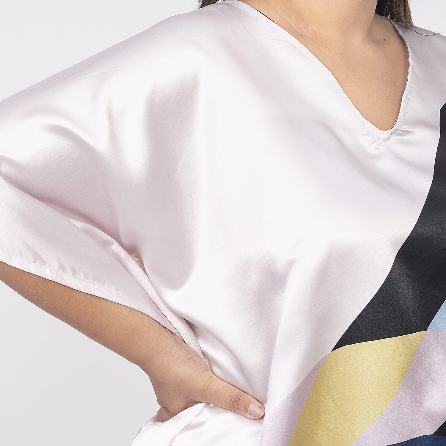 Tamsy V-Neck Printed Short Kaftan