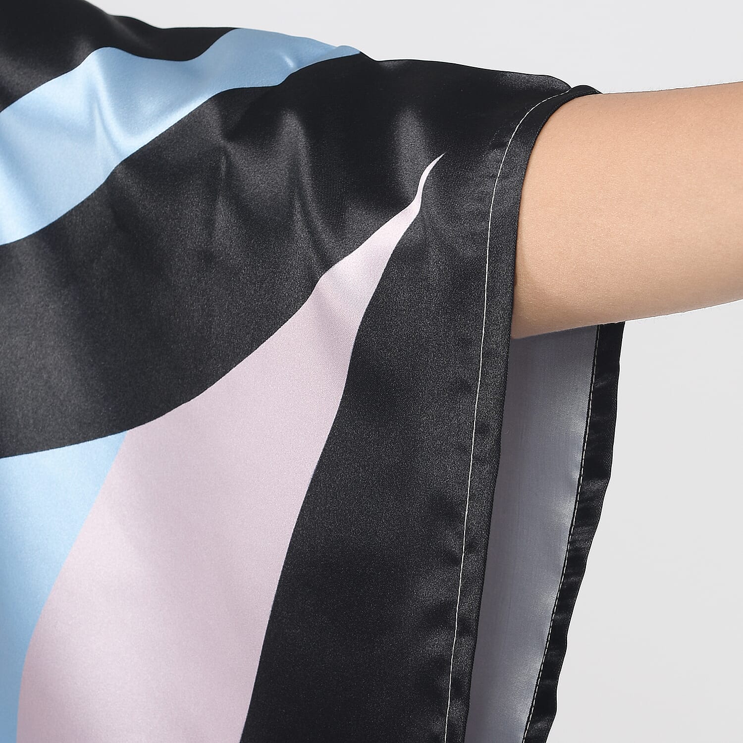 Tamsy V-Neck Printed Short Kaftan