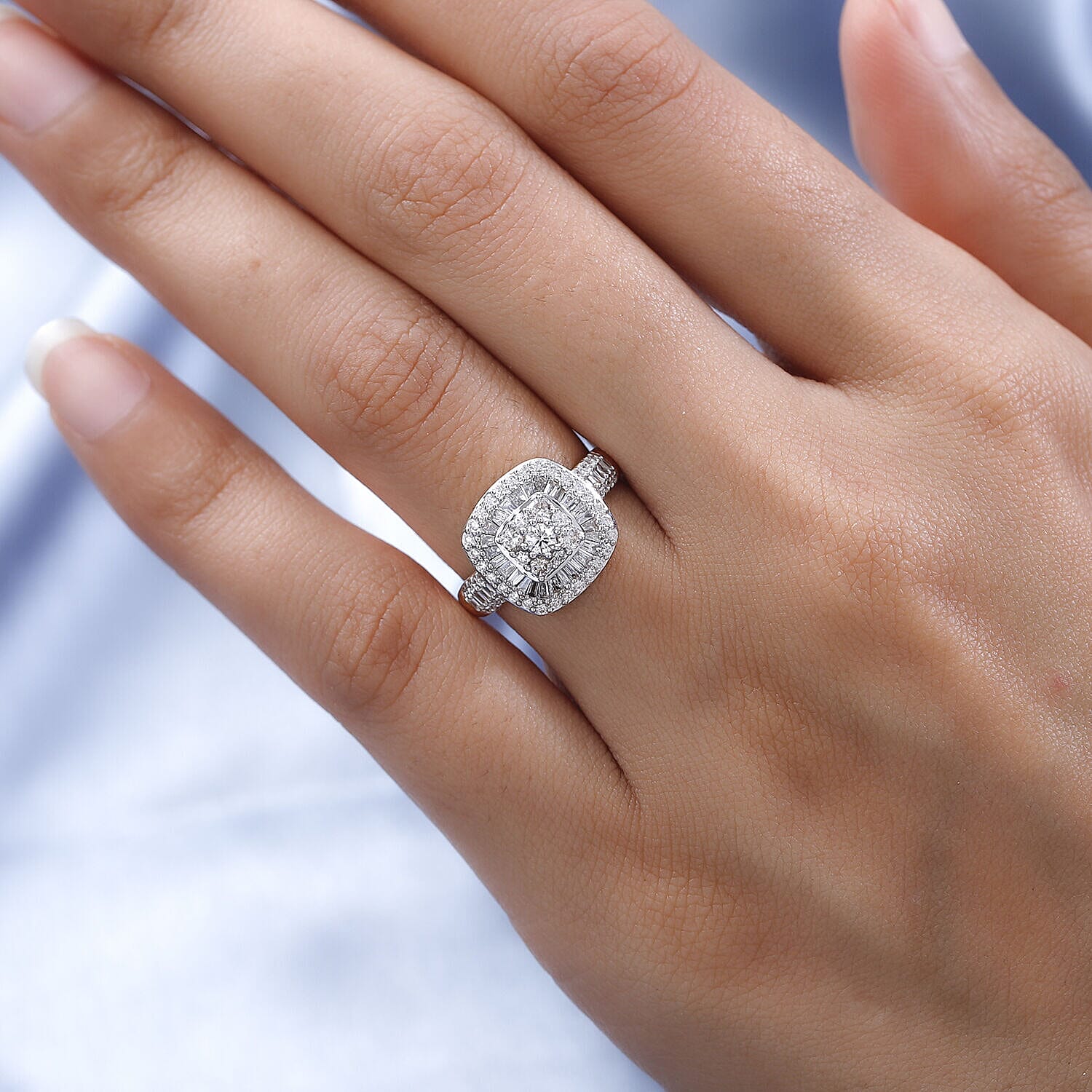 ILIANA - 18K Yellow Gold IGI Certified Diamond (SI-G-H) Halo Ring 1.00 Ct