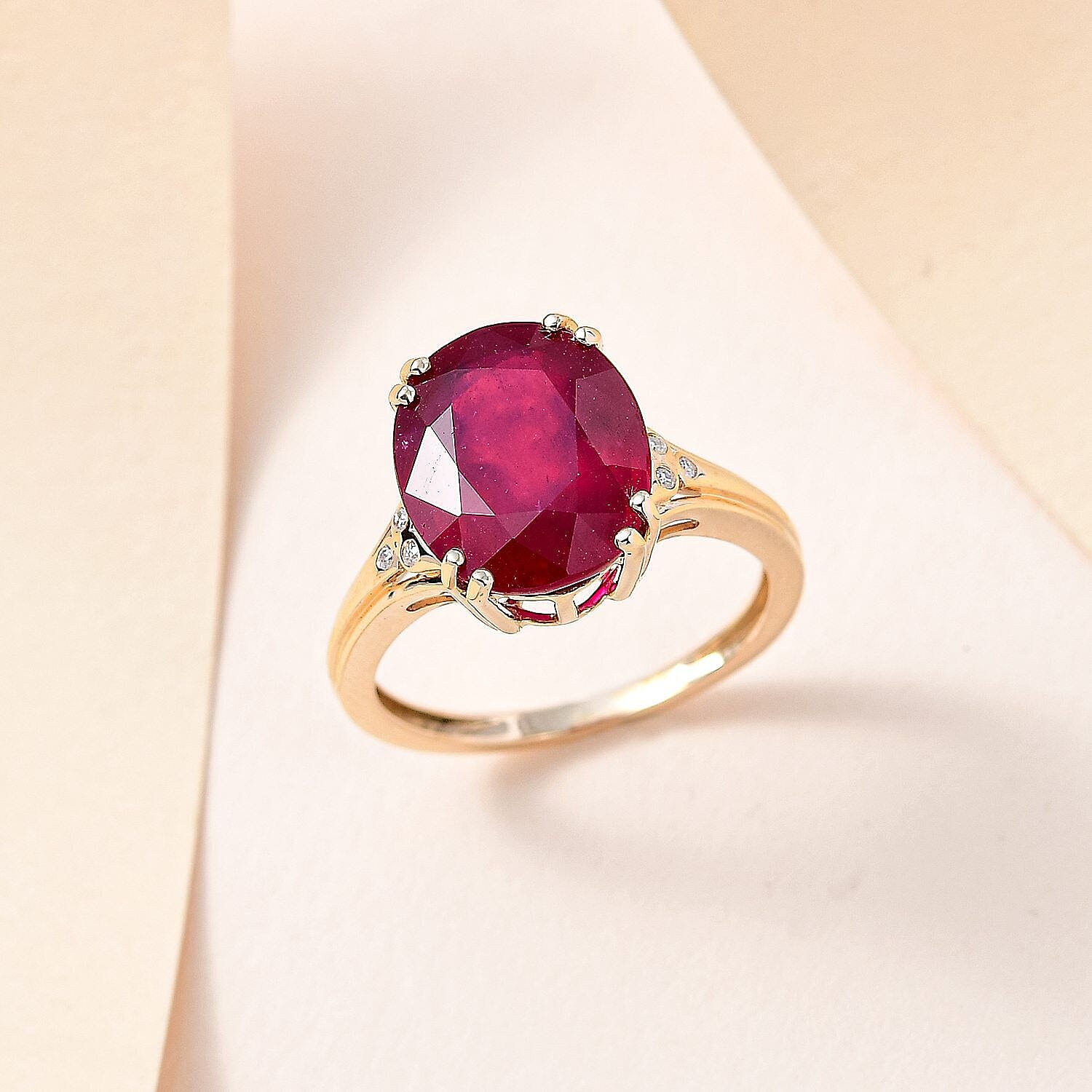 9K Yellow Gold  African Ruby and Moissanite Ring 6.66 Ct