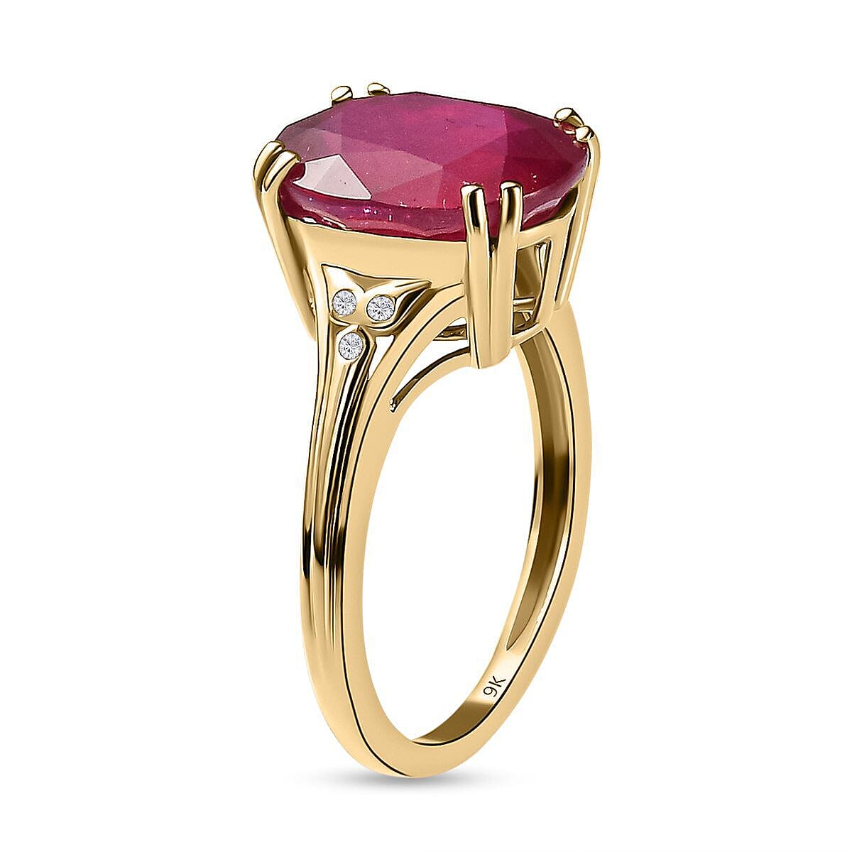 9K Yellow Gold  African Ruby and Moissanite Ring 6.66 Ct