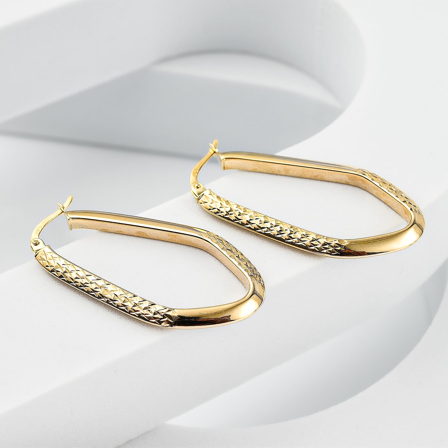 Ottoman Treasures - 9K Yellow Gold Diamond Cut Kite Earrings. 2.06 Gms