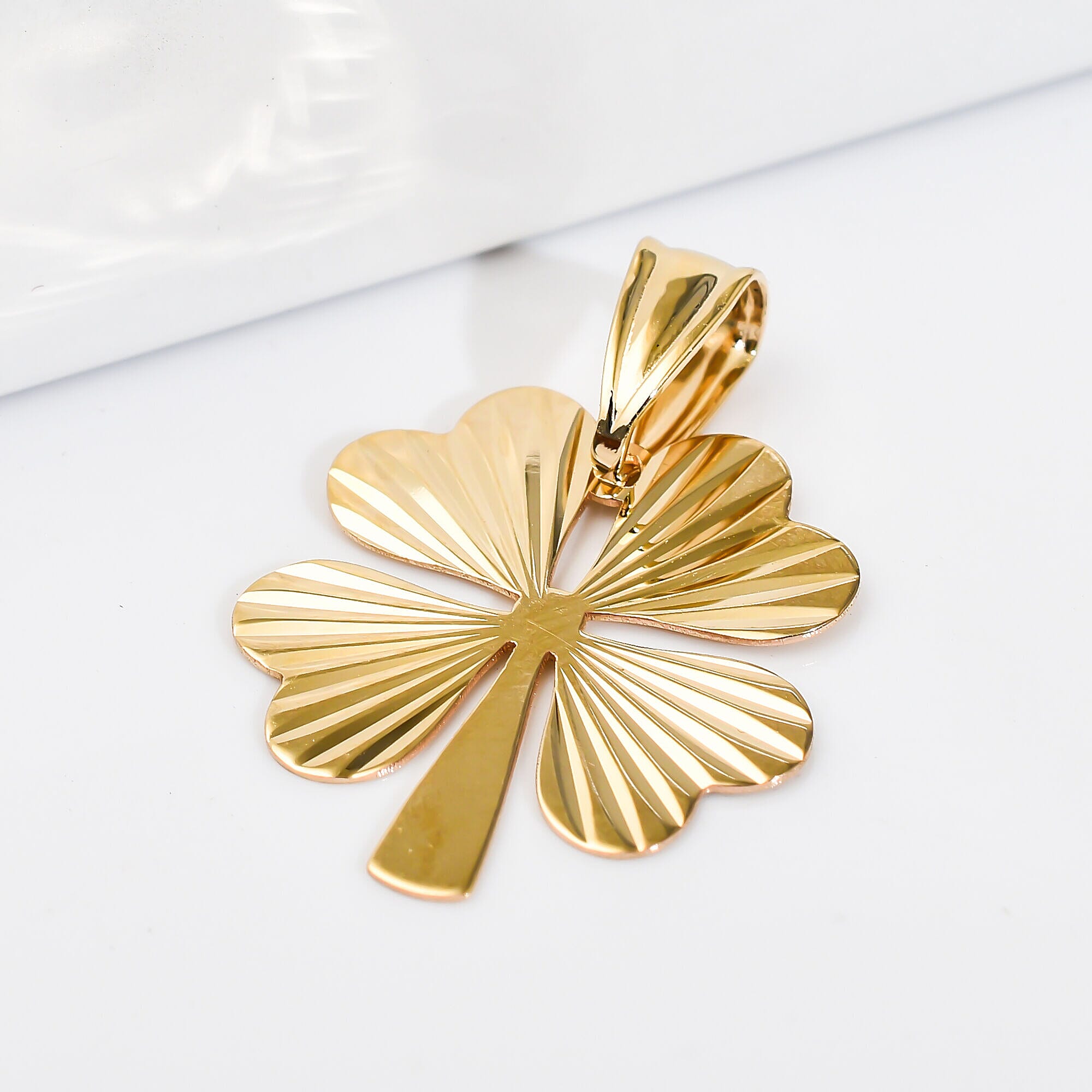 9K Yellow Gold Clover Pendant