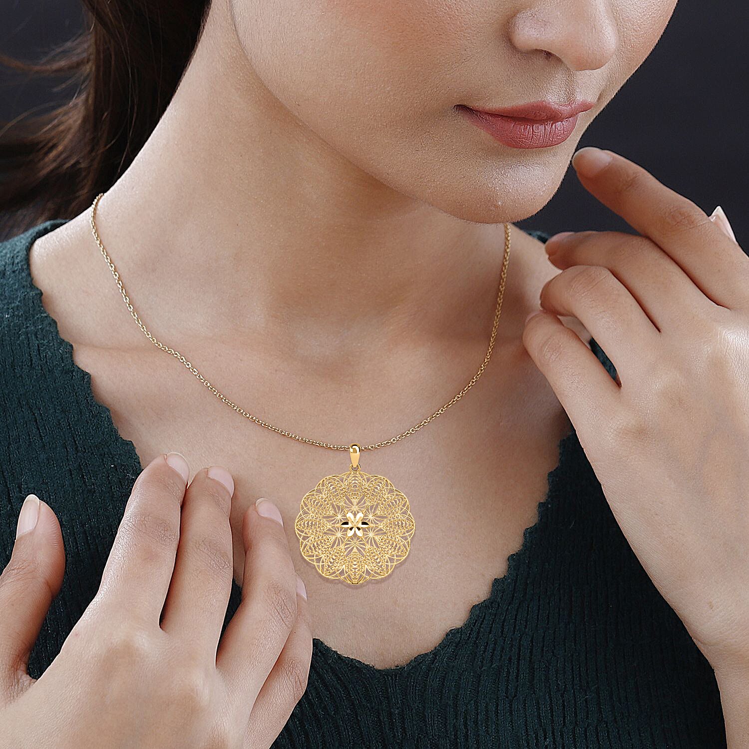 One Time Close Out Deal - 9K Yellow Gold Cluster Pendant 2.54 Gm