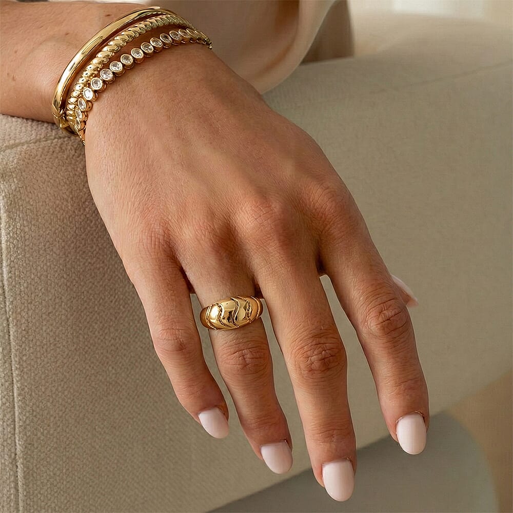 Las Vegas Closeout Deal - 9K Yellow Gold Ring