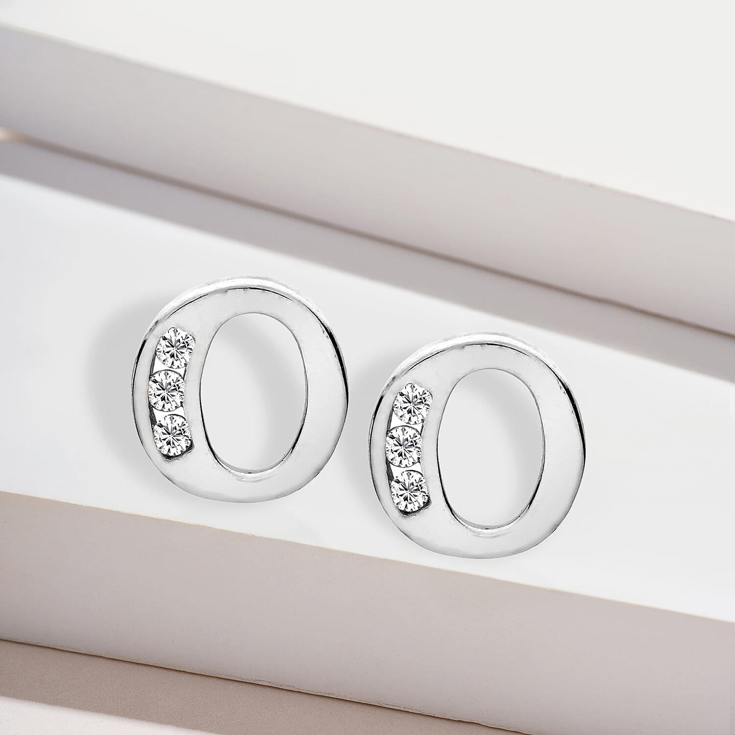 9K Yellow Gold  A   Cubic Zirconia  Earring 0.03 ct,  Gold Wt. 0.66 Gms  0.030  Ct.