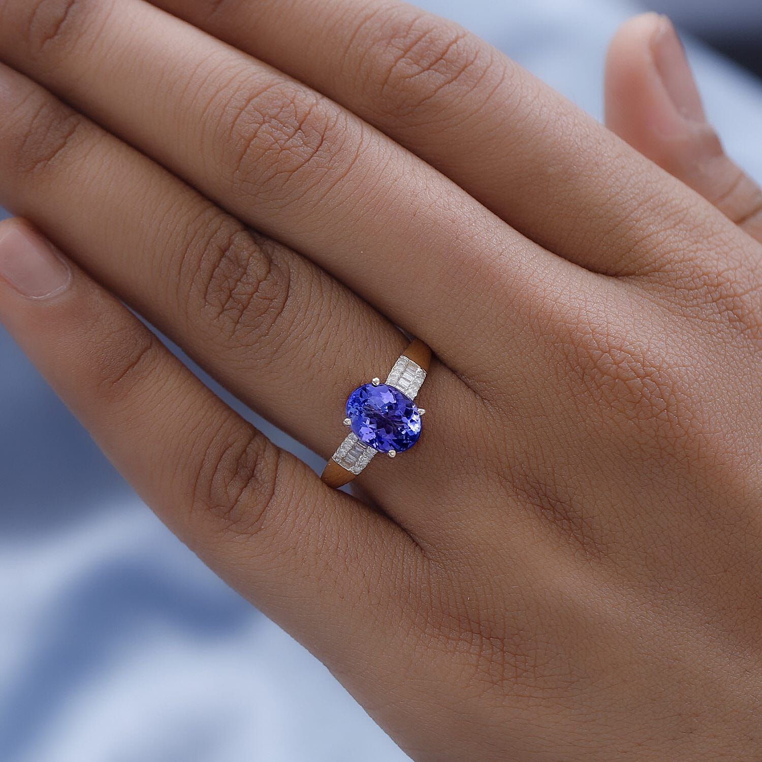 14K Yellow Gold AAA Tanzanite and Diamond (G-H) Ring 2.12 Ct.