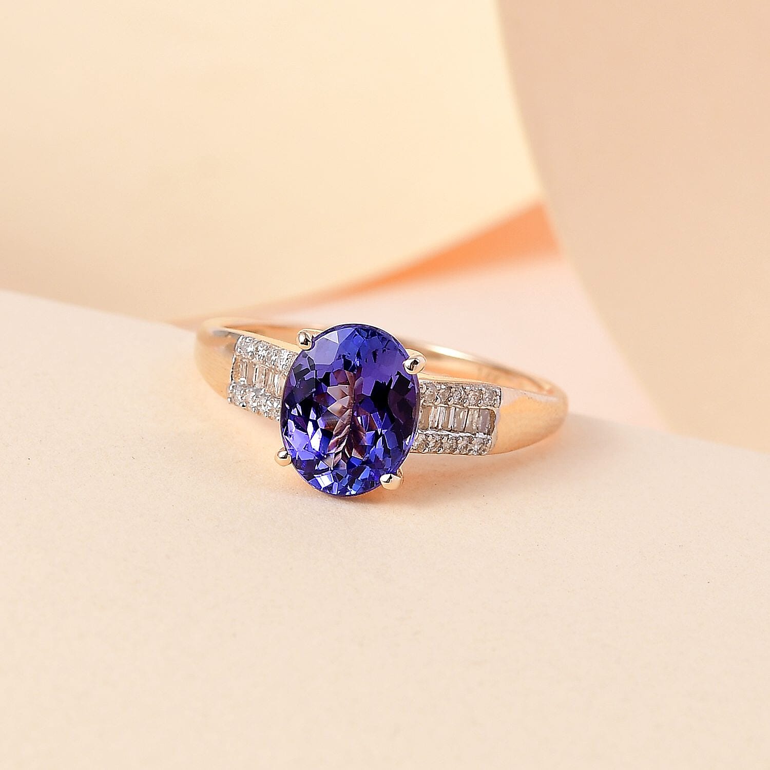 14K Yellow Gold AAA Tanzanite and Diamond (G-H) Ring 2.12 Ct.