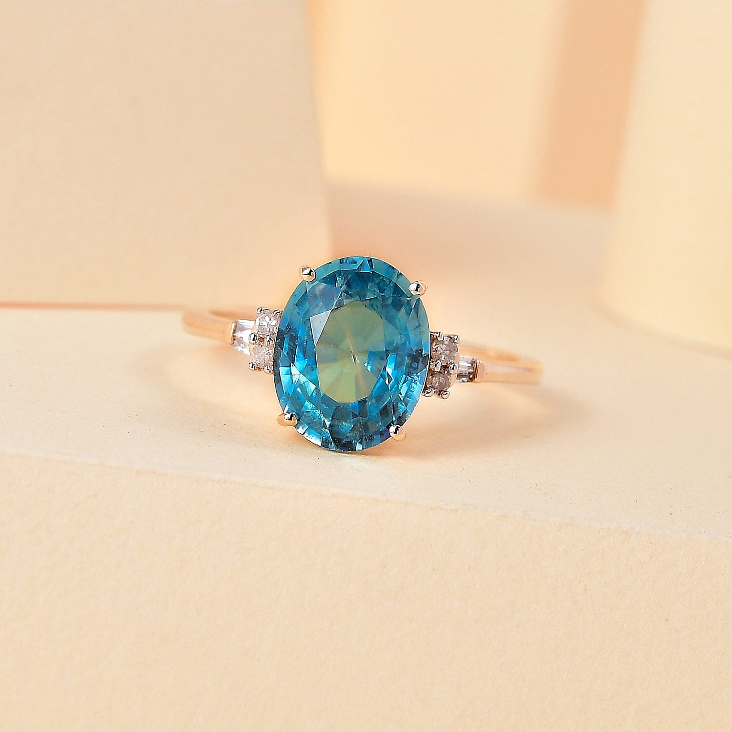 9K Yellow Gold Ratanakiri Blue Zircon and Diamond (G-H) Ring 3.85 Ct