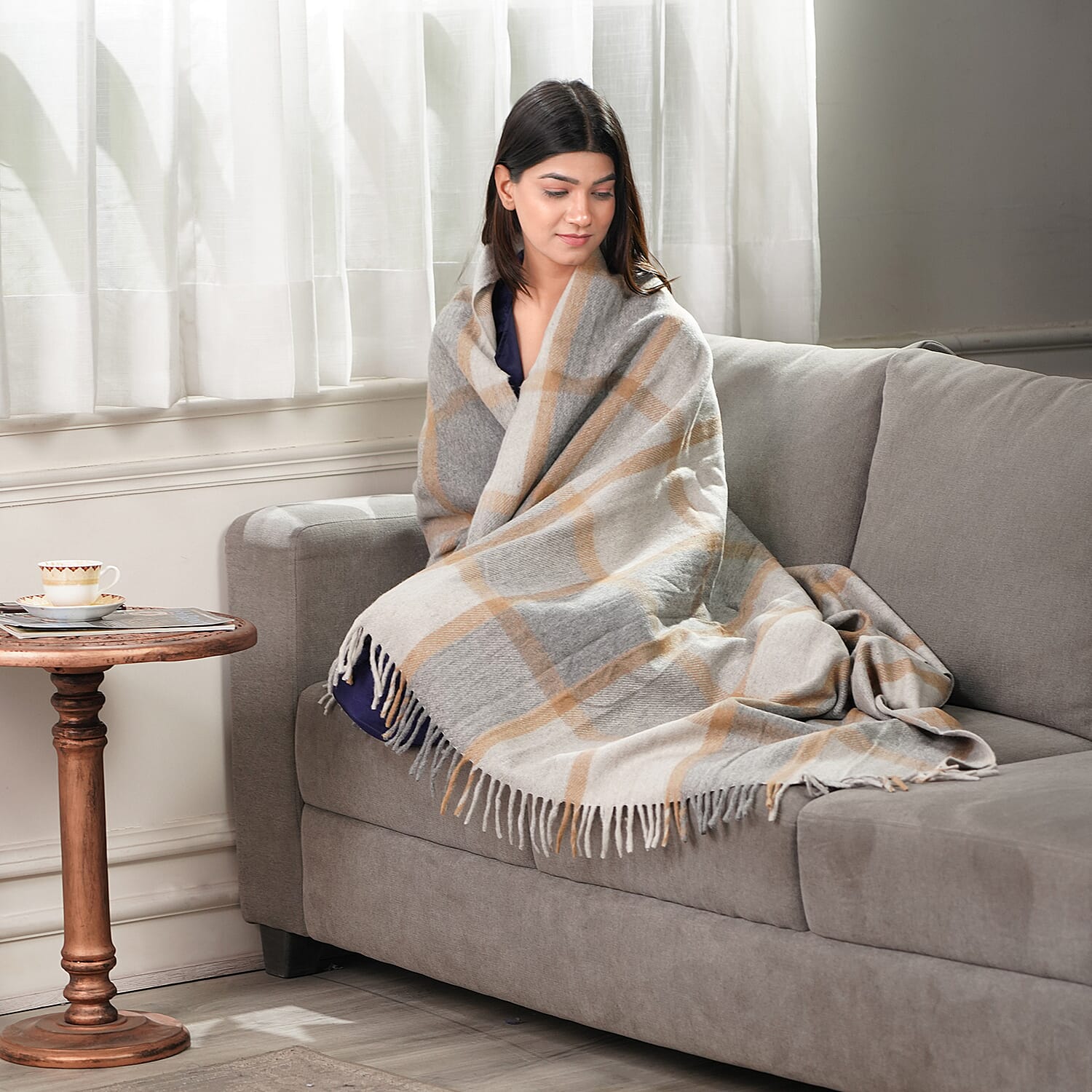 Checkered Pattern Wool Throw Blanket with Fringes (Size 170x130 Cm) - Grey & Rust