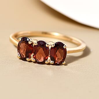 https://tjcuk.sirv.com/Products/74/4/7442108/Mozambique-Garnet-Trilogy-Ring-in-18K-Vermeil-Yellow-Gold-Over-Sterlin_7442108_1.jpg?w=342&h=342
