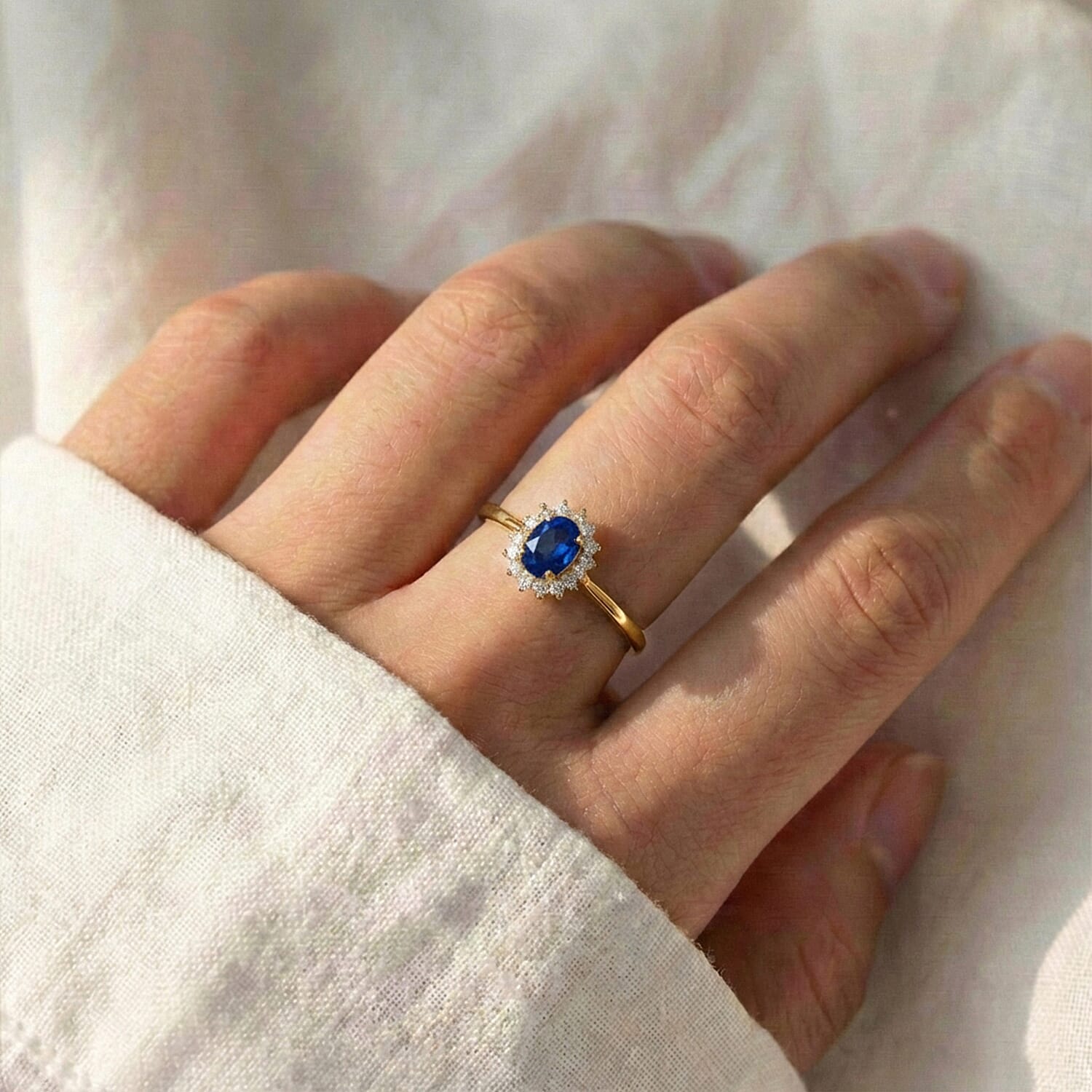 Princess Diana Inspired Halo Ring in Sterling Silver