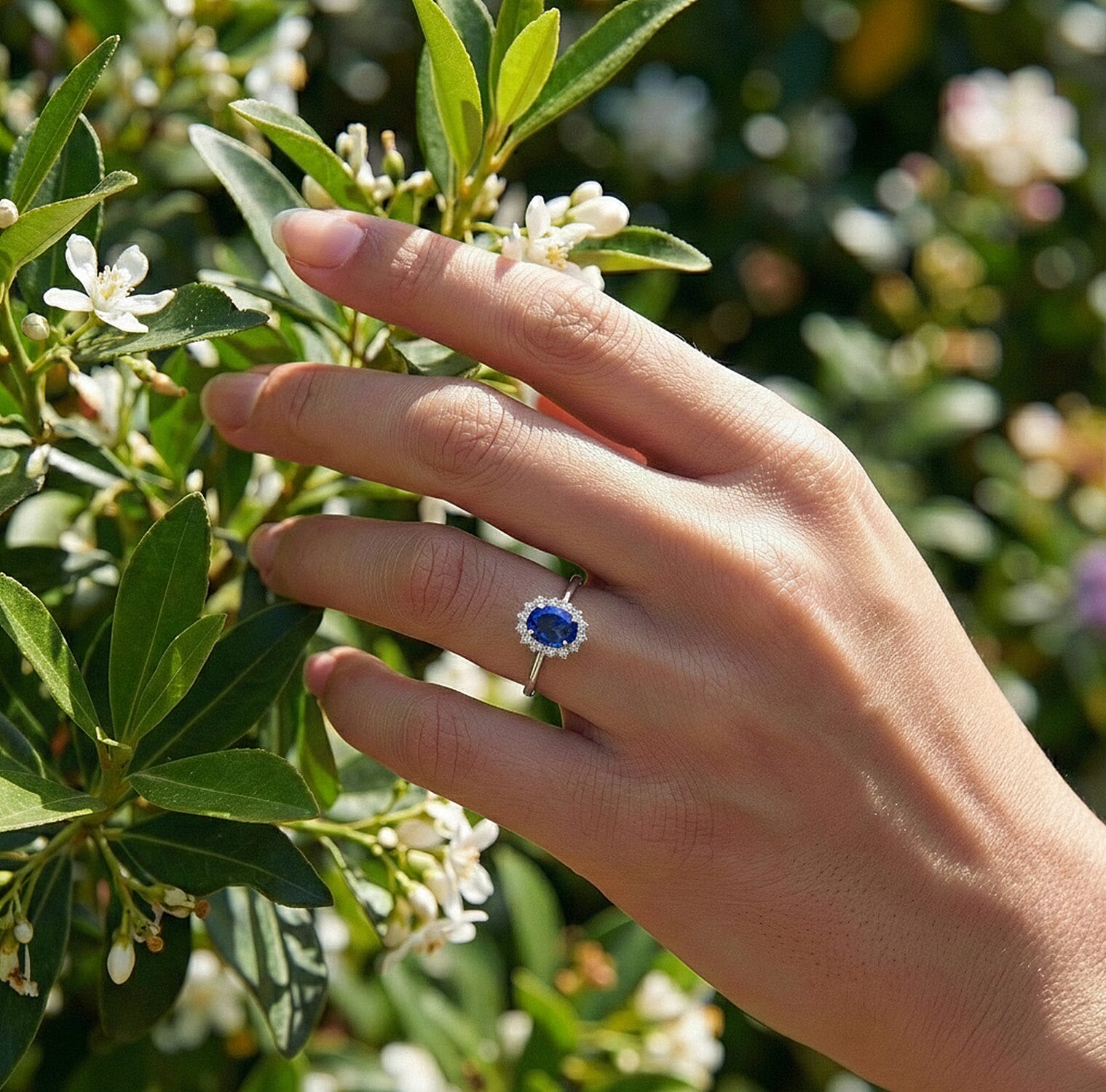 Princess Diana Inspired Halo Ring in Sterling Silver