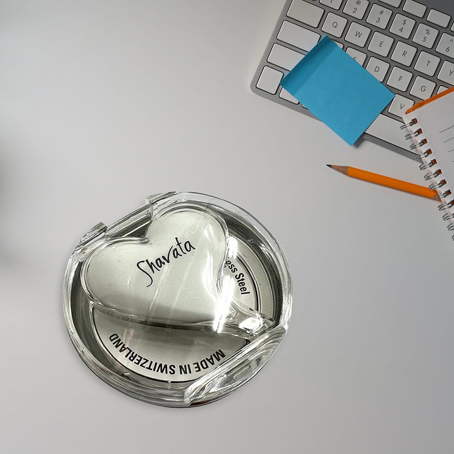 Shavata- Heart Tweezer - White