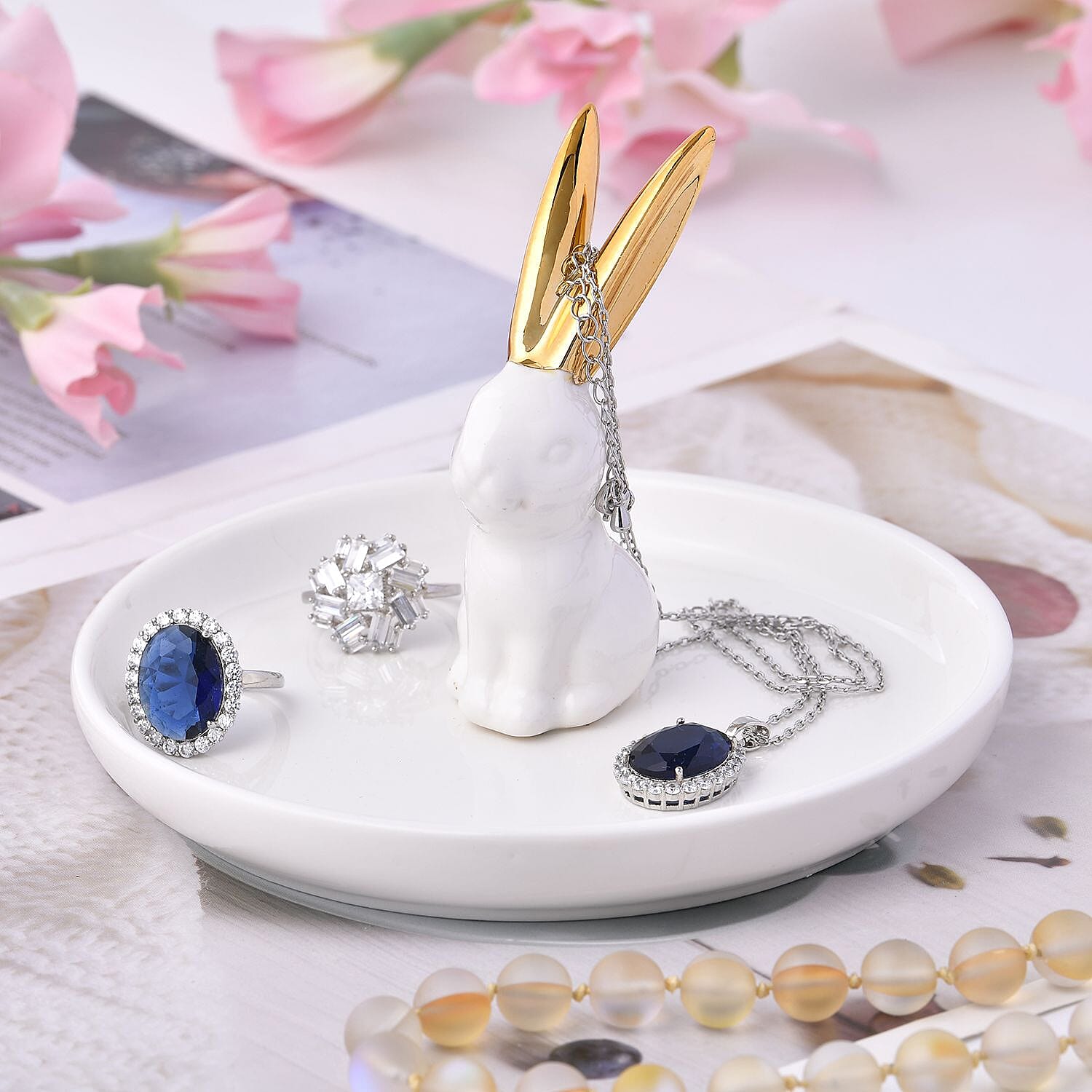 Rabbit Jewellery Organiser (Size 13x13x8 cm) - White Body & Gold Ear