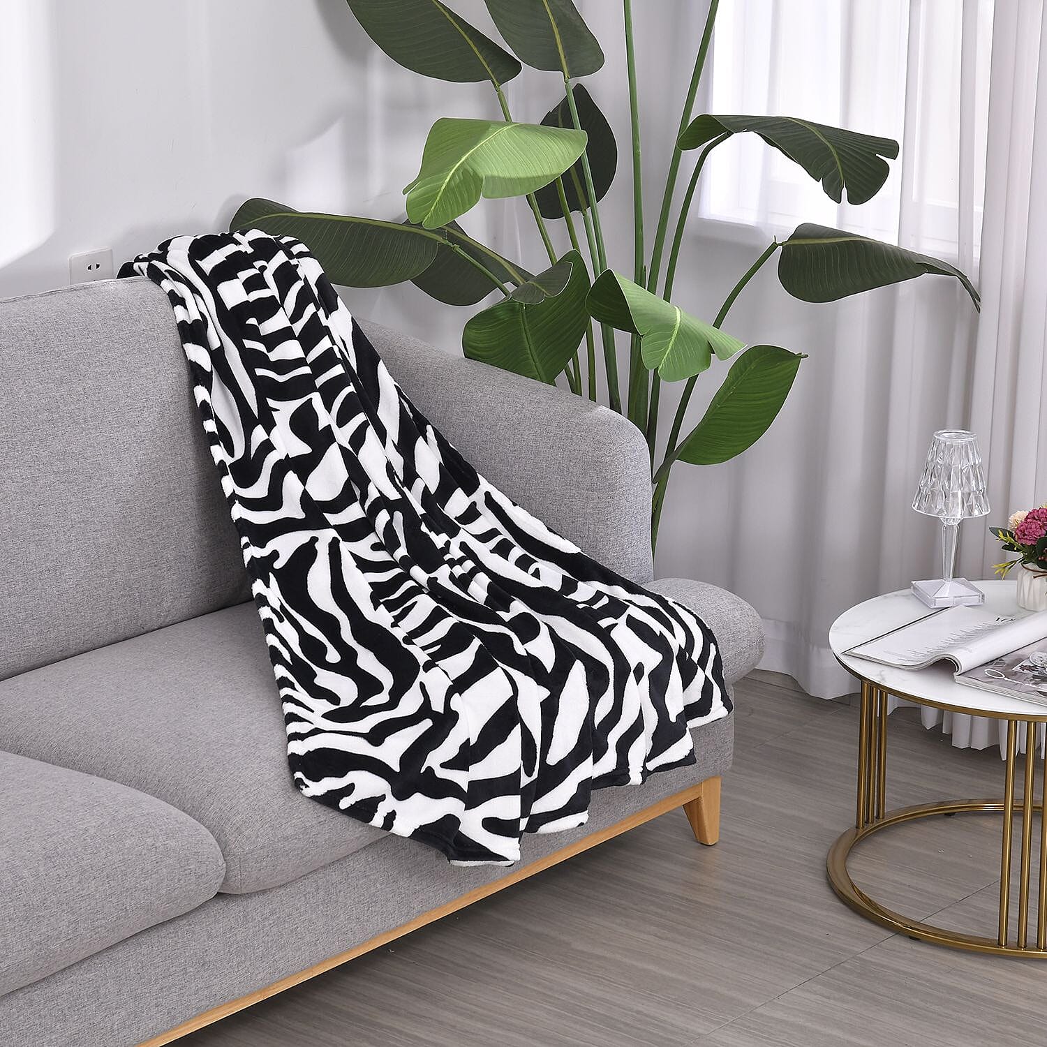 Super Soft Zebra Pattern Big Size Blanket (200x150 cm) - Black - White