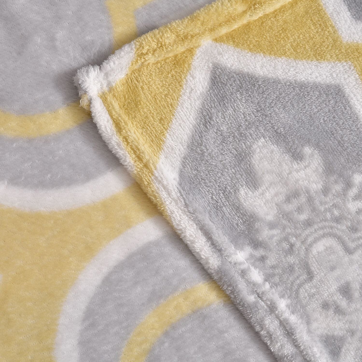 Super Soft Damask Pattern Big Size Blanket (200x150 cm) - Yellow