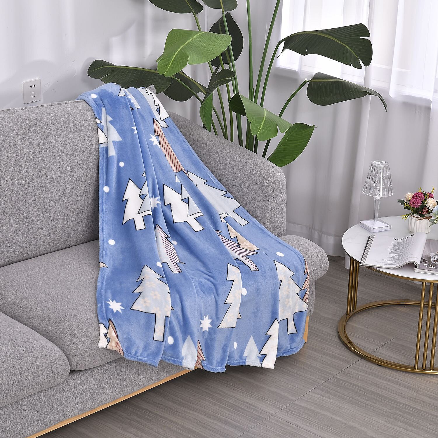 Super Soft Christmas Tree Pattern Big Size Blanket (200 X 150 cm) - Blue