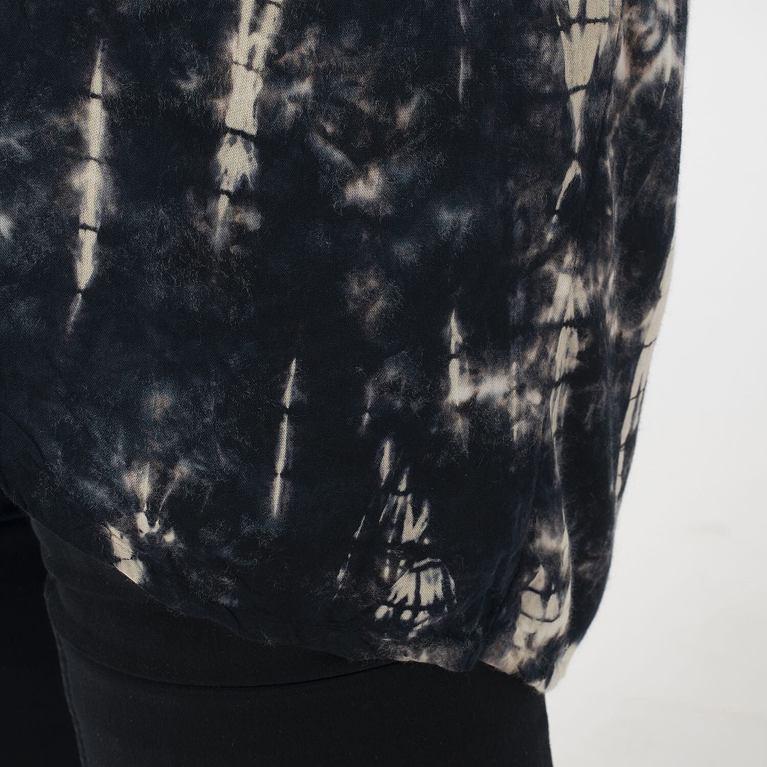 TAMSY 100% Viscose Tie Dye Kimono (One Size) - Black