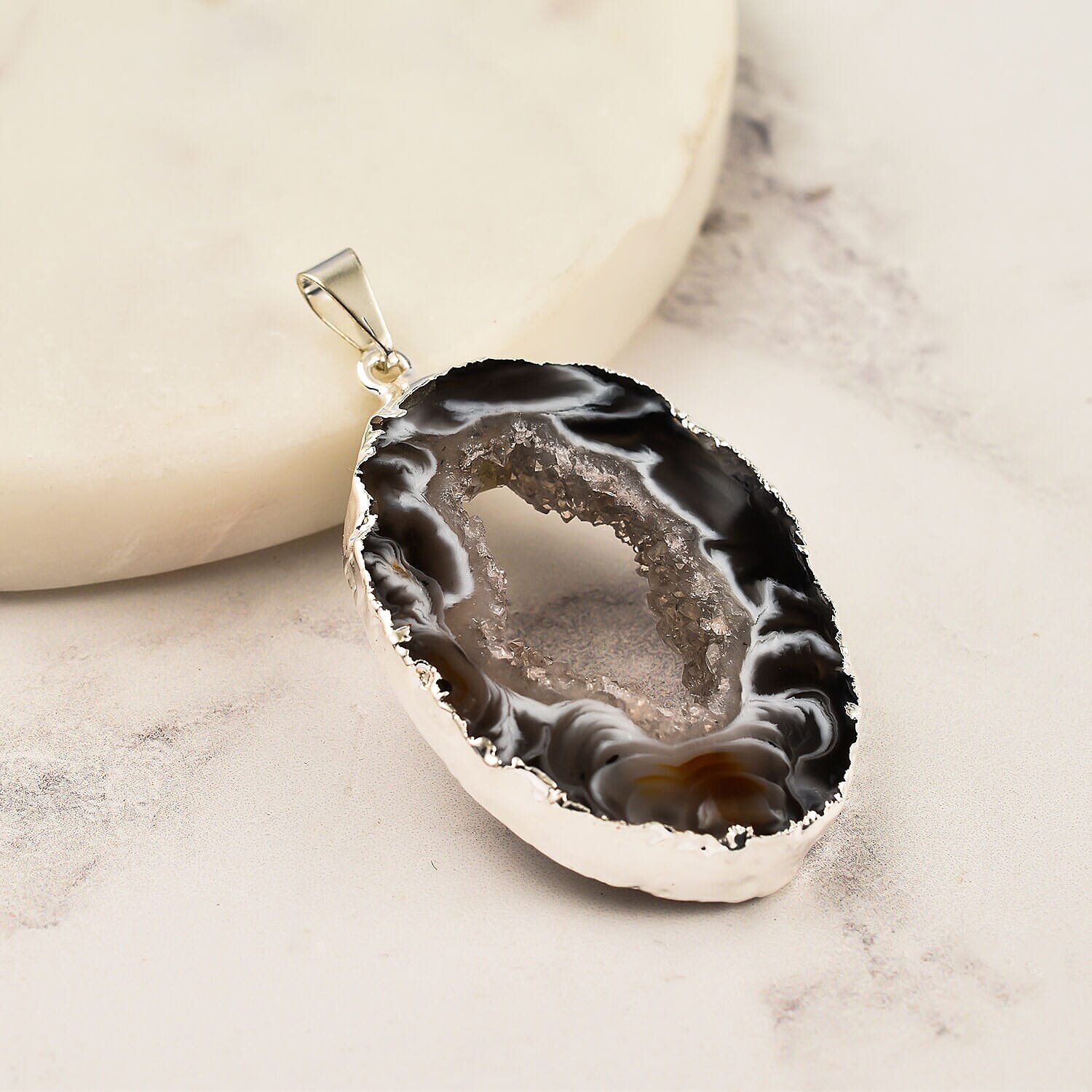 Plain Geode Sire Pendant in Silver Tone 10.00 Ct
