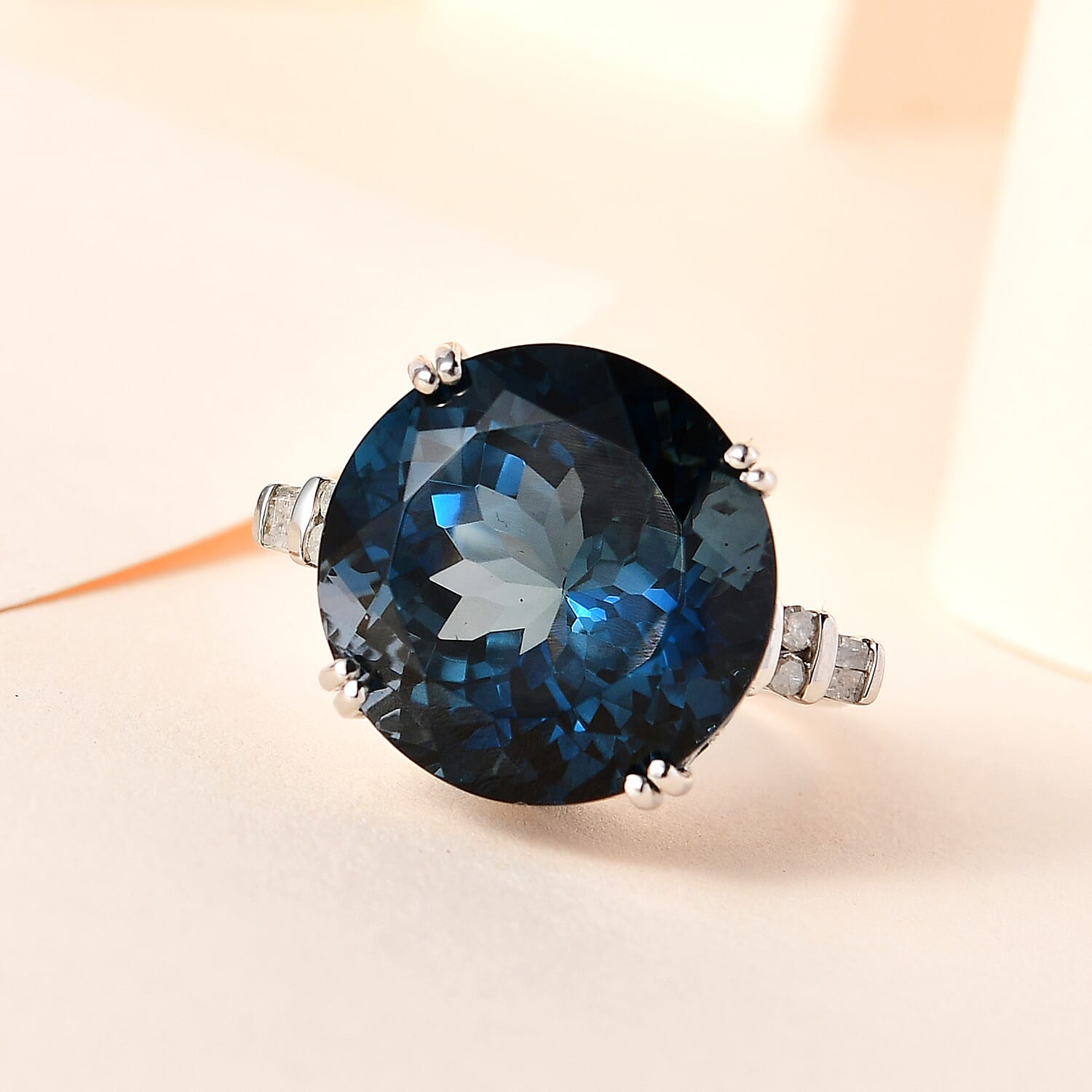 London Blue Topaz & Diamond Ring in Platinum Overlay Sterling Silver 22.11 Ct, Silver Wt. 5.05 Gms