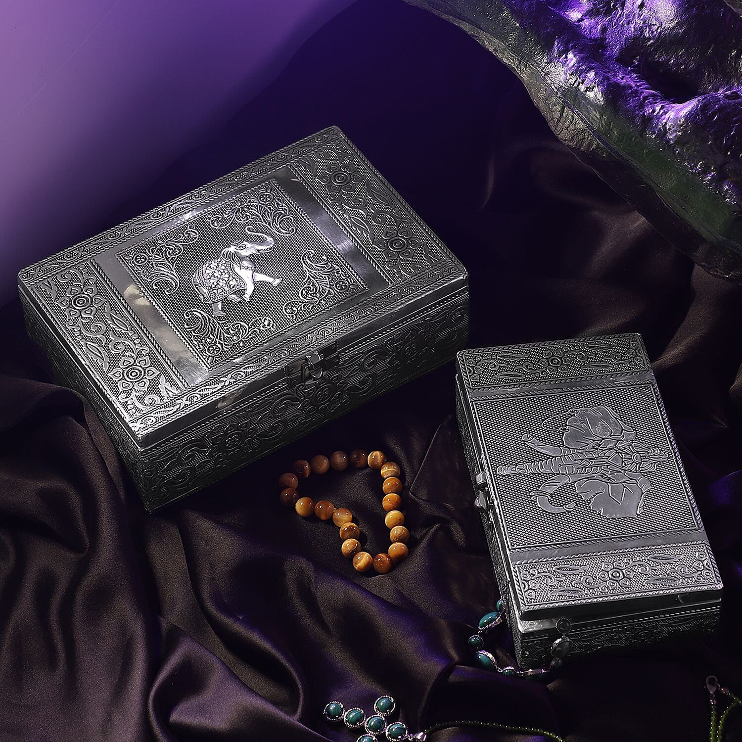 Set of 2 - Elephant Embossed Handcrafted Aluminium Jewellery Box (Size 20x13x7 cm & 16x10x5 Cm) - Silver & Red