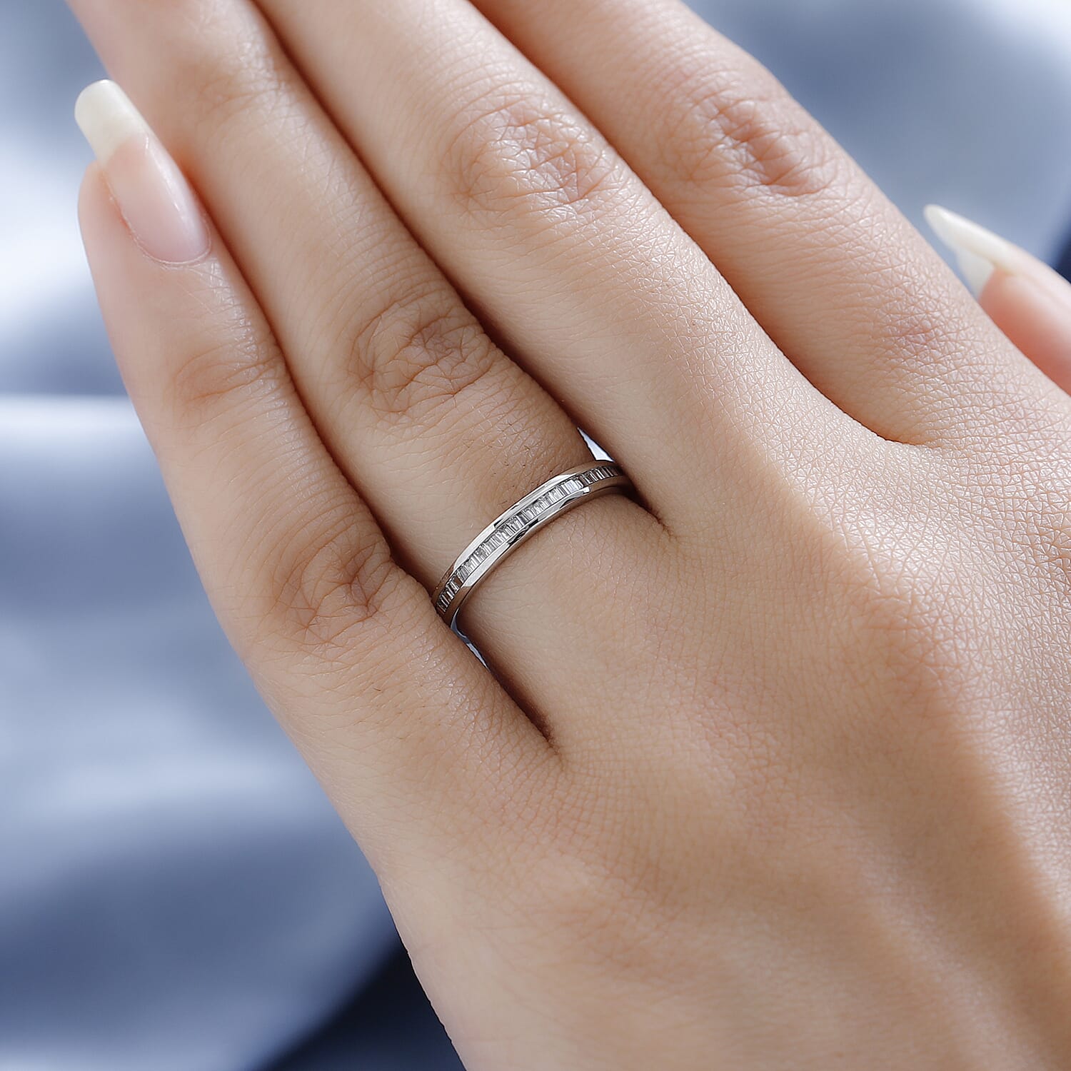 950 Platinum  I1  White Diamond  GH, I1 Band Ring 0.50 ct,  Platinum Wt. 2.7 Gms  0.500  Ct.