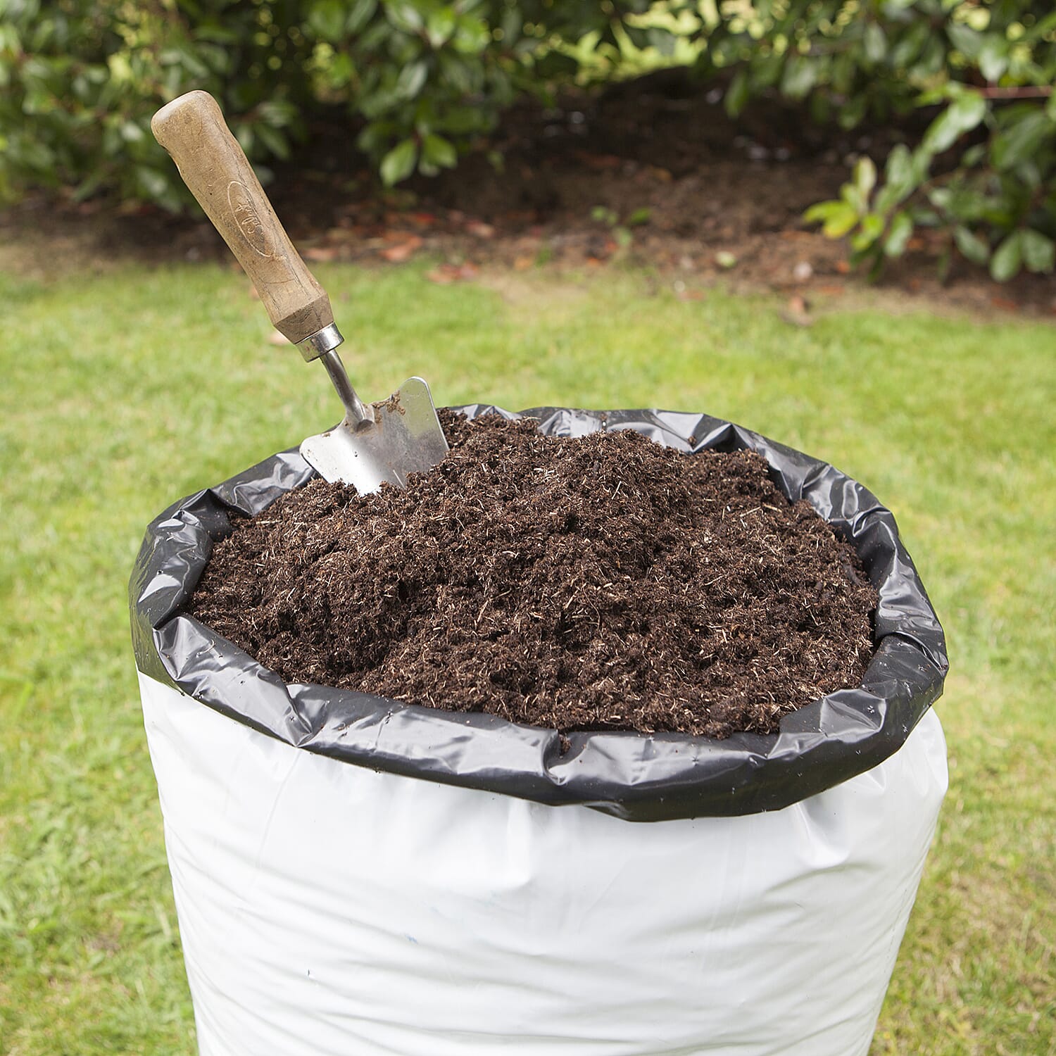 BIGGEST Bundle of Compost - 3 Bags 100L (40L-40L-20L) with Six Months Feed PLUS Fertiliser - 50 gms