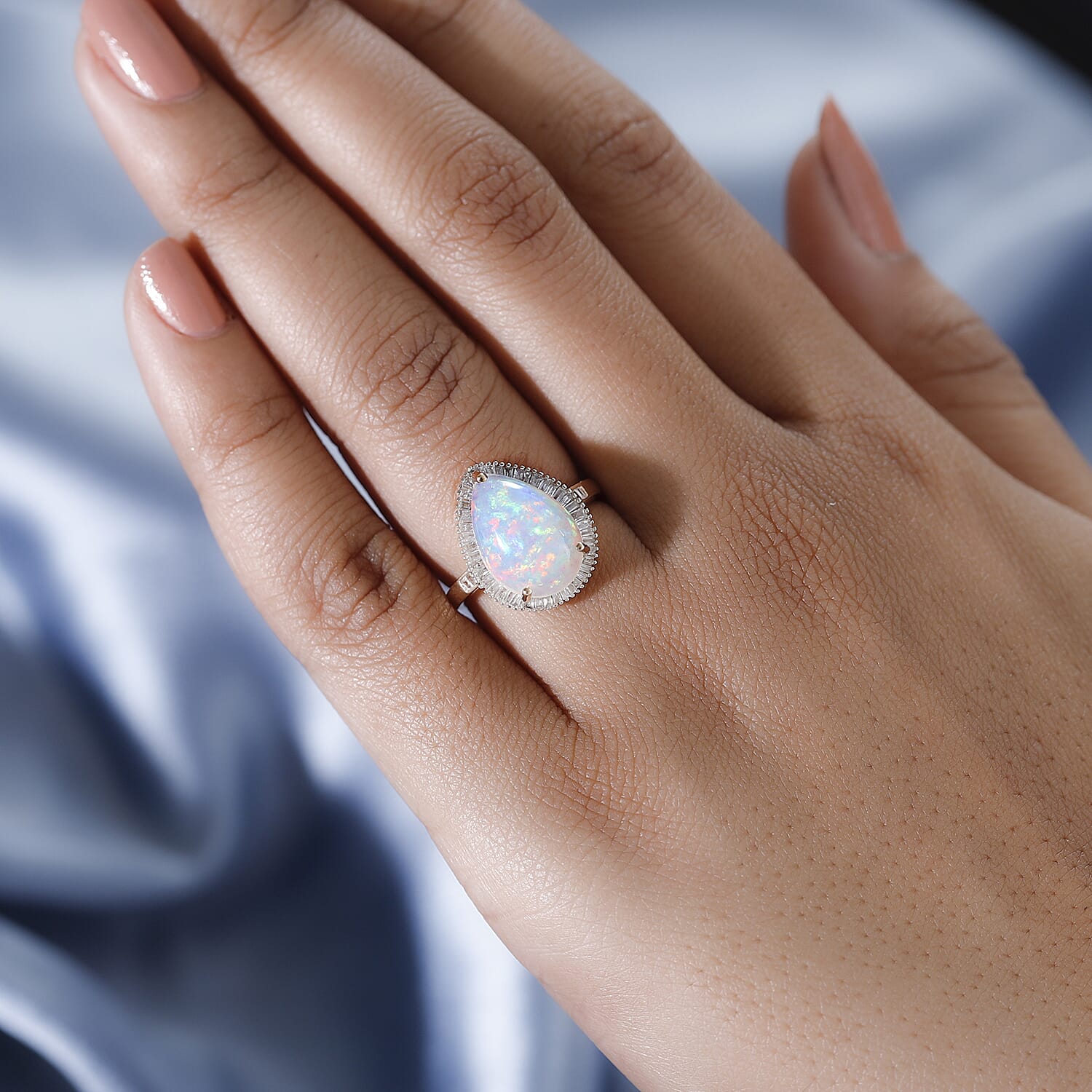 9K Yellow Gold AAA Ethiopian Welo Opal and Diamond Ring 3.77 Ct