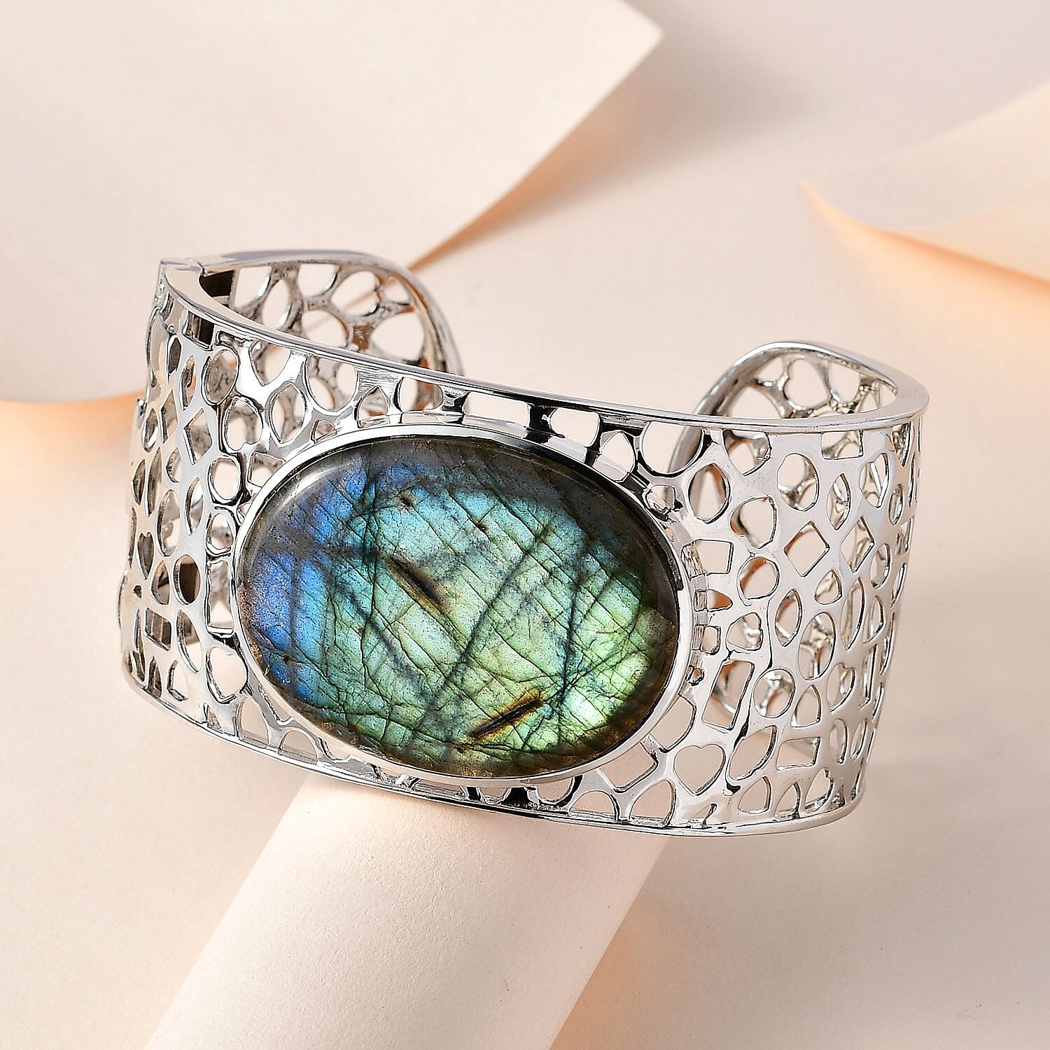 OneTime Closeout Deal- Premium Labradorite Heavy Weight Cuff Bangle (Size 7.5) 73.23 Ct