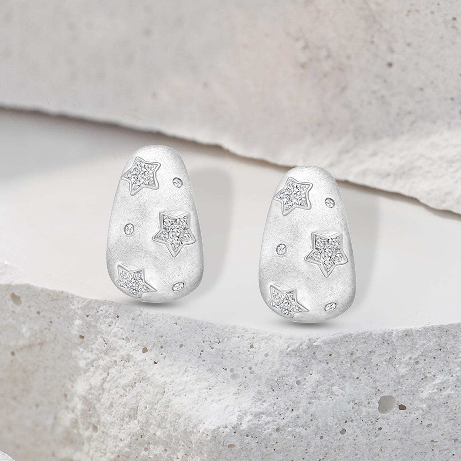 9K White Gold Diamond Star-Patterned Satin Half-Band Earrings 0.25 Ct, Gold Wt. 10.11 Gms