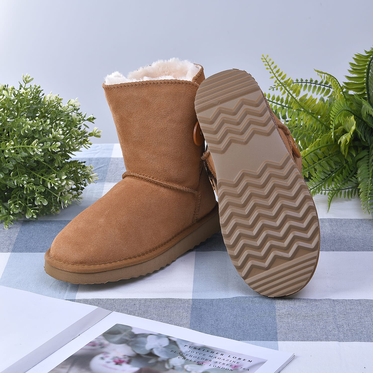 Light insulated outlet boots