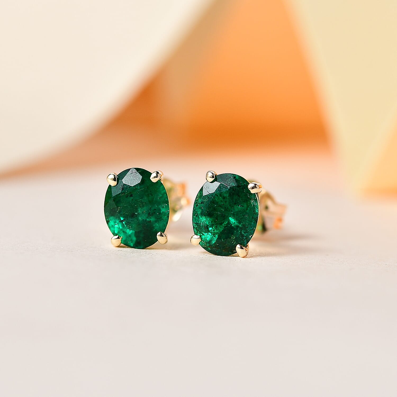 9K Yellow Gold AAA Emerald Solitaire Stud Earrings (with Push Back)
