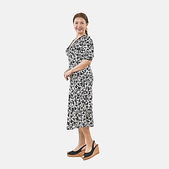https://tjcuk.sirv.com/Products/75/2/7523400/Tamsy-Viscose-Flower-Dress-Size-116x37-Black-White_7523400_2.jpg?w=342&h=342
