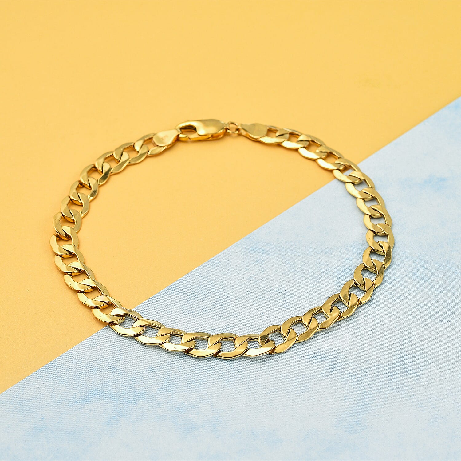 Italian Made Closeout Deal 9K Yellow Gold Curb Bracelet (Size - 8.5). 3.30 Gms