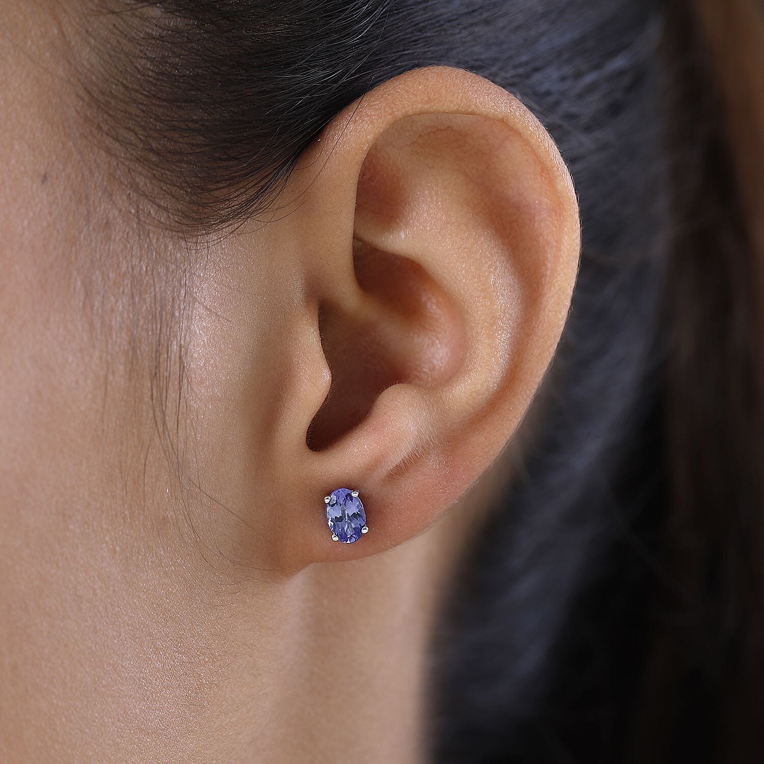 9K White Gold Tanzanite Stud Earrings 1.35 Ct