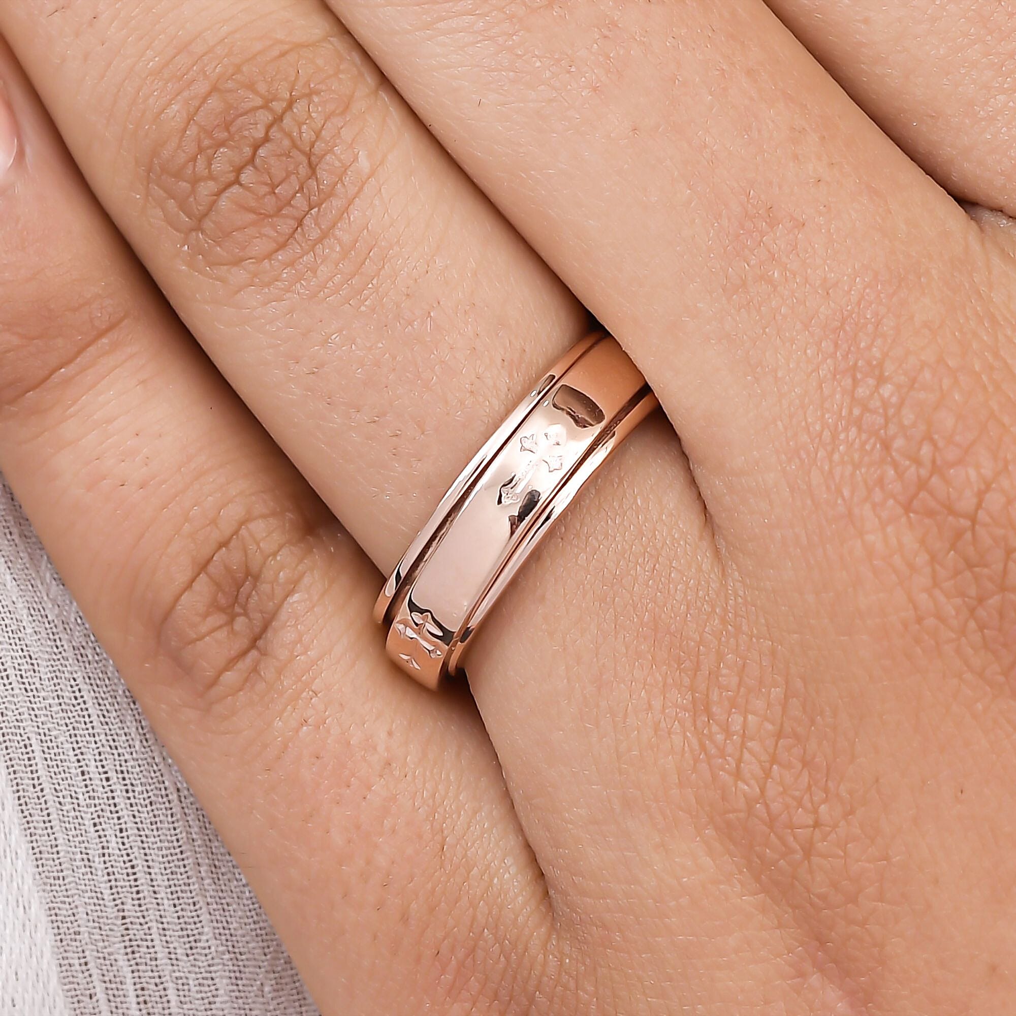 Artisan Crafted Cross Spinner Ring in Silver