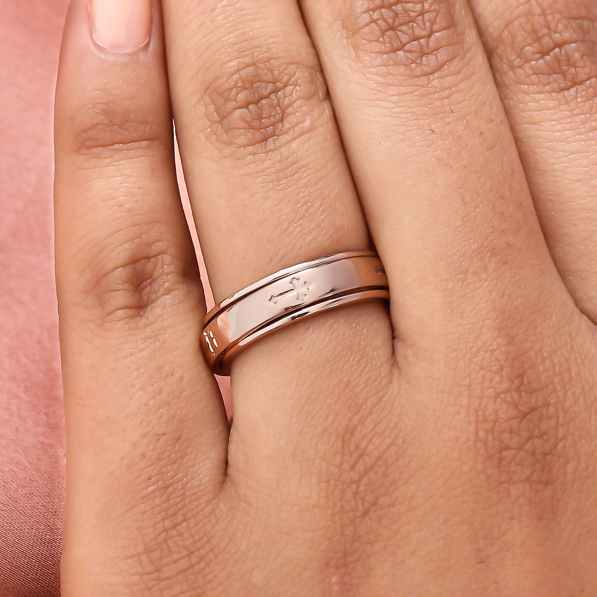 Artisan Crafted Cross Spinner Ring in Silver