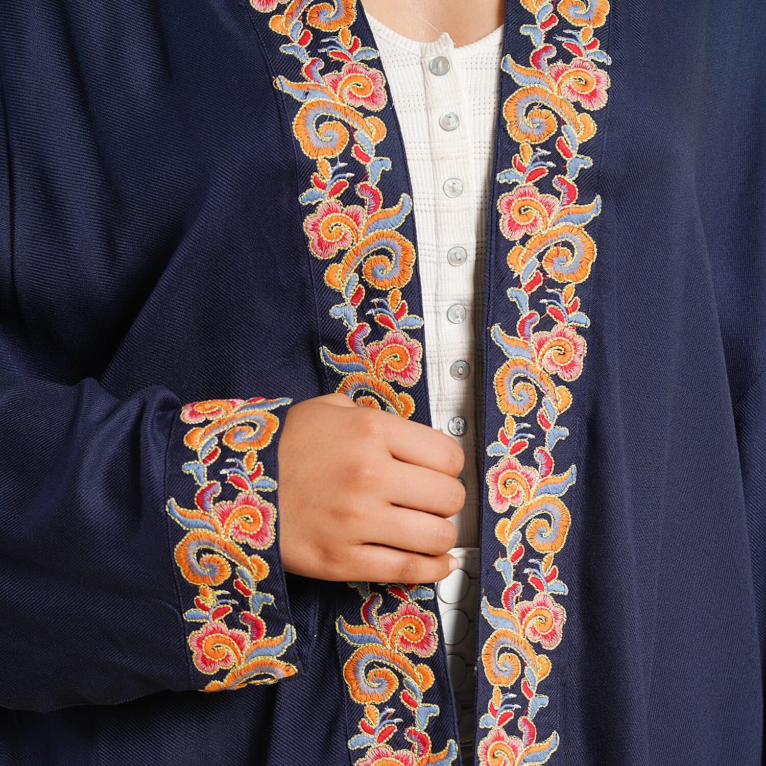 TAMSY Viscose Twill Short Kimono - Black