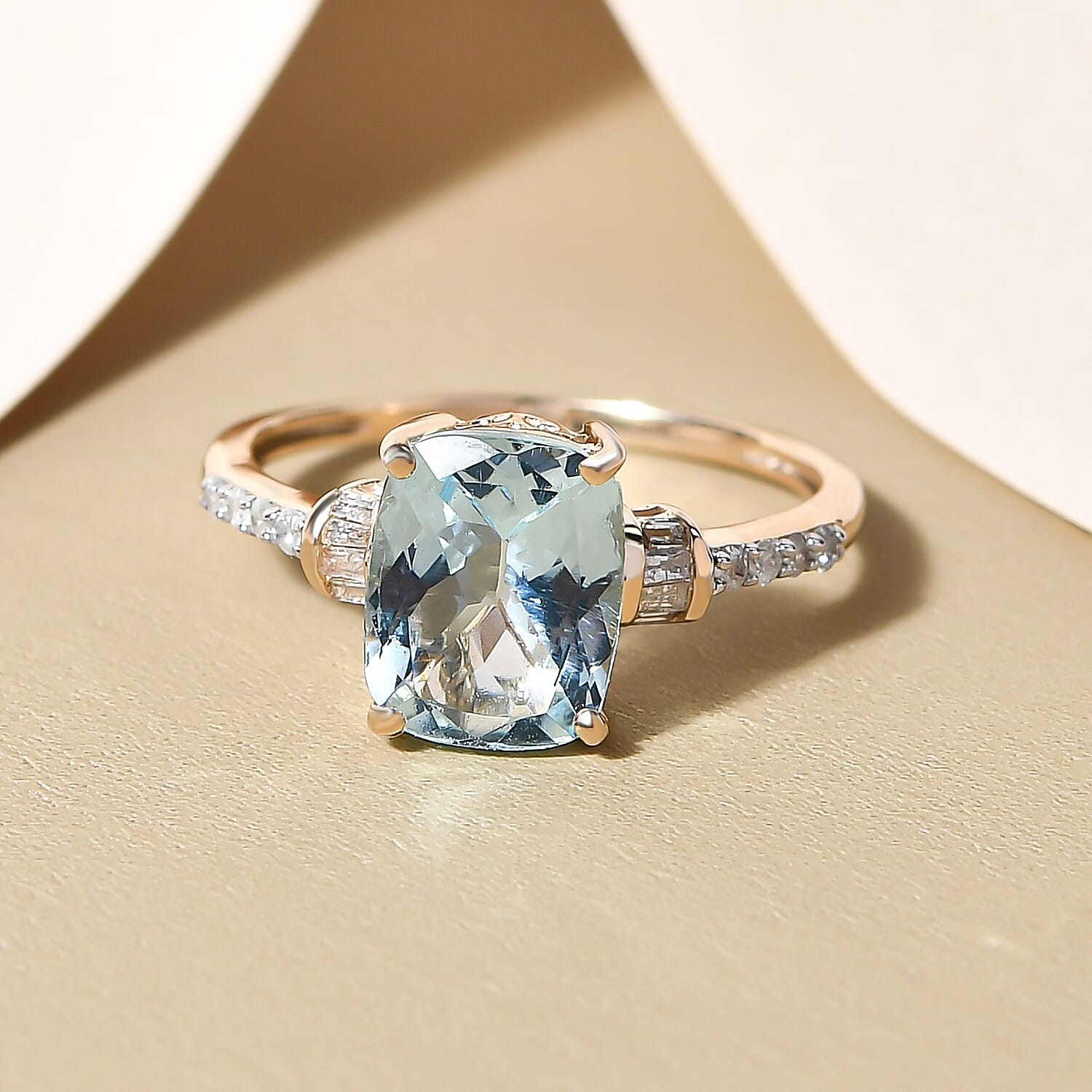 9K Yellow Gold AA Escripto Aquamarine and Diamond Ring 2.08 Ct.