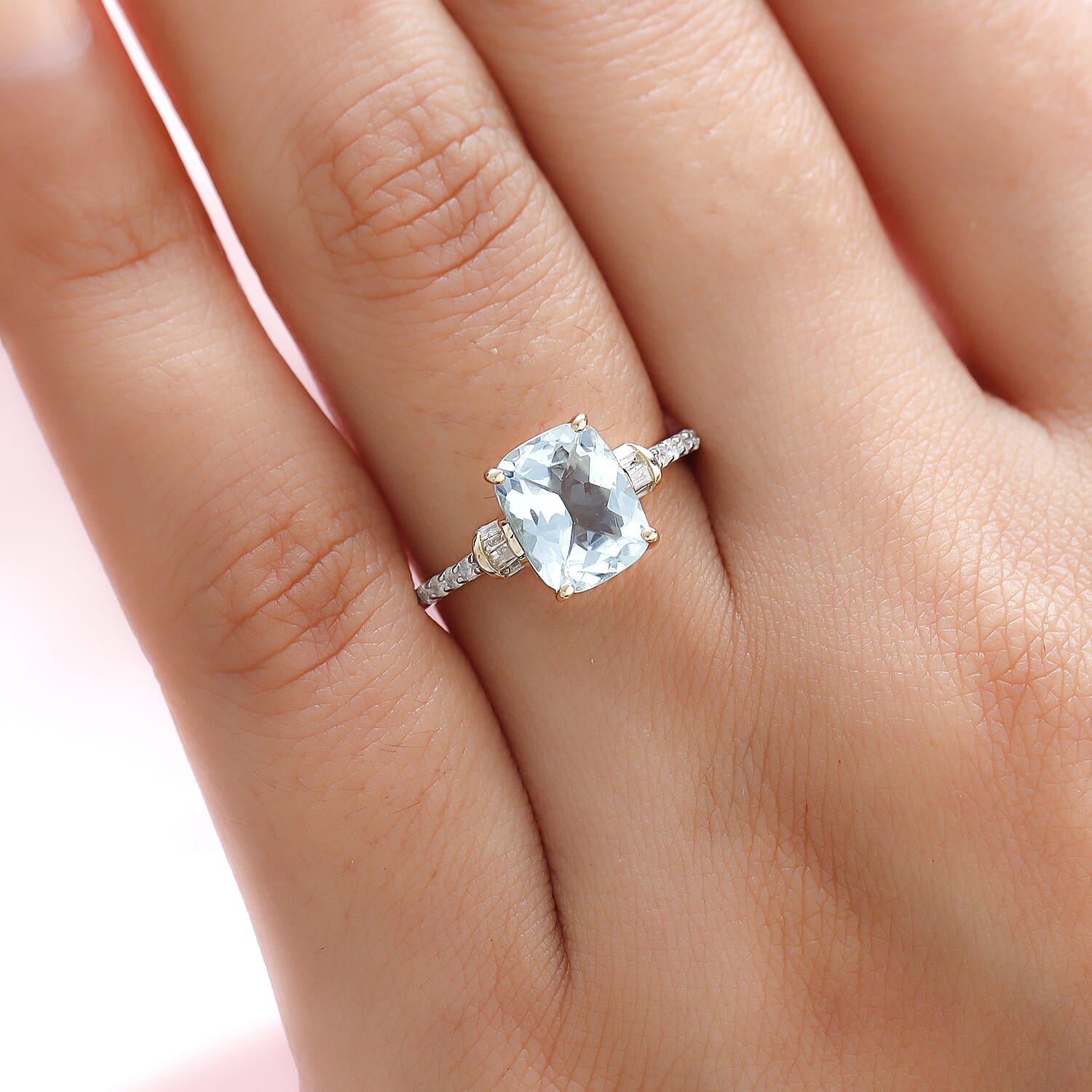 9K Yellow Gold AA Escripto Aquamarine and Diamond Ring 2.08 Ct.