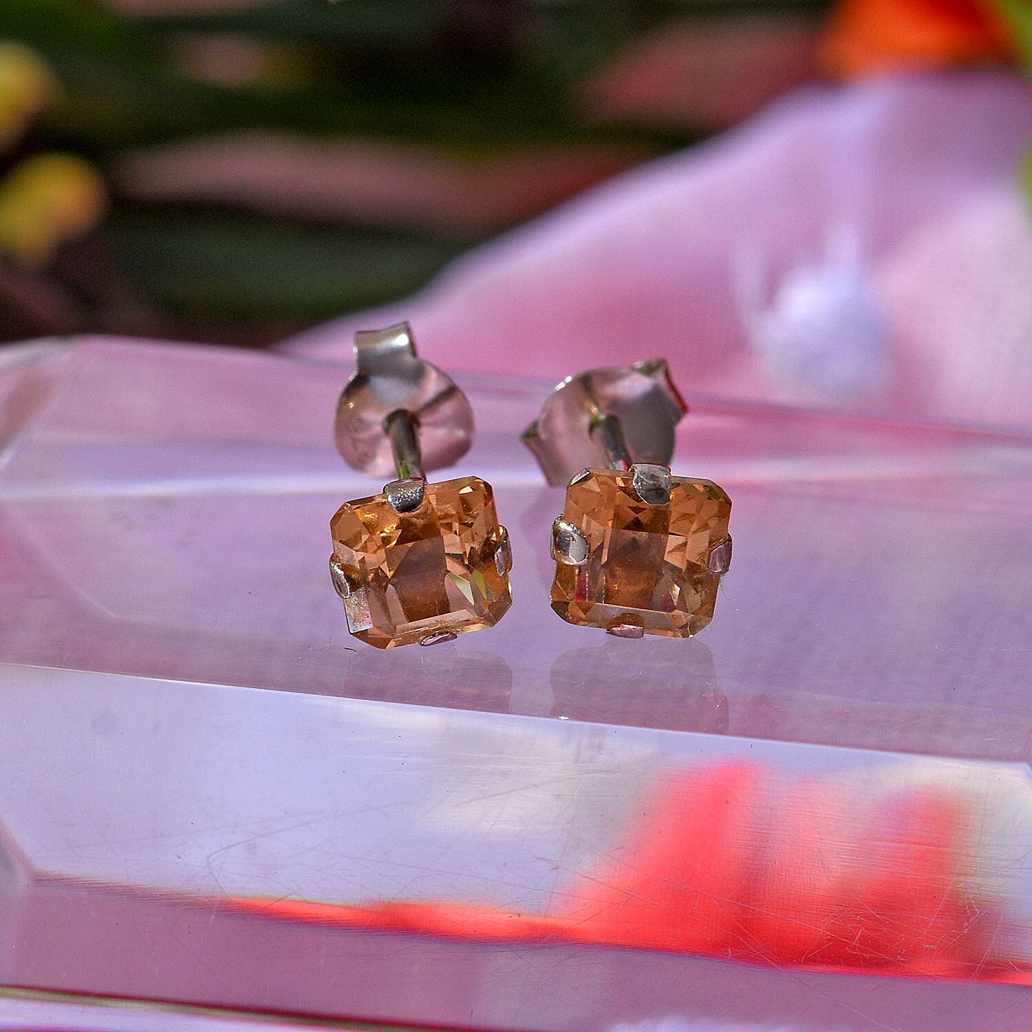 9K White Gold Citrine Solitaire Earrings 1.40 Ct.